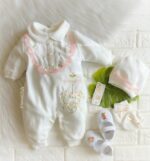 سرهمی نوزادی سه تکه مخملی گل بهار برند ترک Ari babyرنگ حاشیه گلبهی