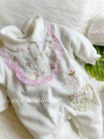 سرهمی نوزادی سه تکه مخملی گل بهار برند ترک Ari babyرنگ حاشیه صورتی - تصویر 2