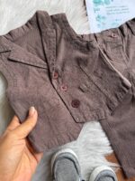 جلیقه و شلوار پسرانه رنگ قهوه‌ای - Image 2