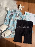 تاب ابی گل سفید با شلوارک پارچه ای مشکی